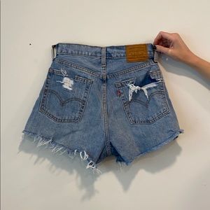 Levi’s Wedgie Shorts Medium Blue Wash Distressed